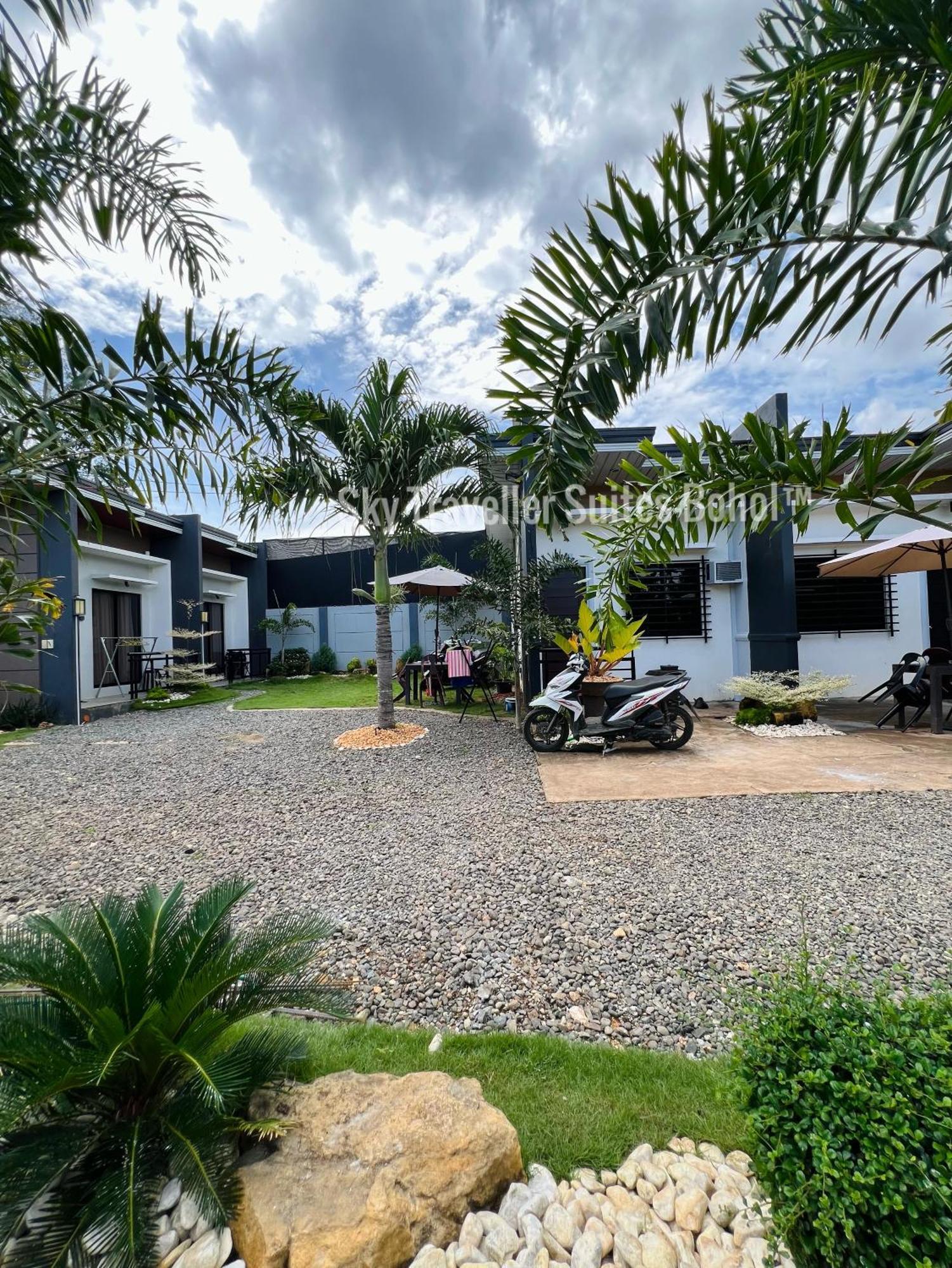 Sky Traveller Suites Panglao Exterior photo
